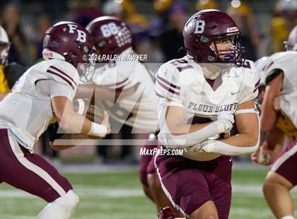 Thumbnail 2 in Pieper vs. Flour Bluff (Texas UIL 5A-1 Football Area Playoff) photogallery.