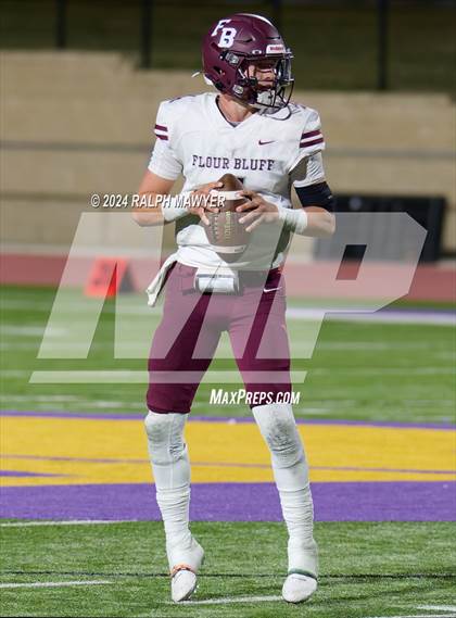 Thumbnail 3 in Pieper vs. Flour Bluff (Texas UIL 5A-1 Football Area Playoff) photogallery.