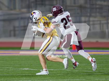 Thumbnail 2 in Pieper vs. Flour Bluff (Texas UIL 5A-1 Football Area Playoff) photogallery.