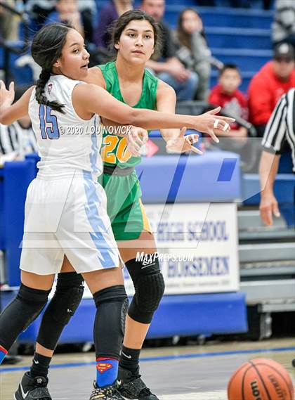 Thumbnail 1 in Pecos vs. Sandia Prep photogallery.