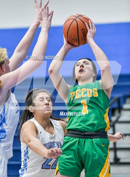 Thumbnail 3 in Pecos vs. Sandia Prep photogallery.