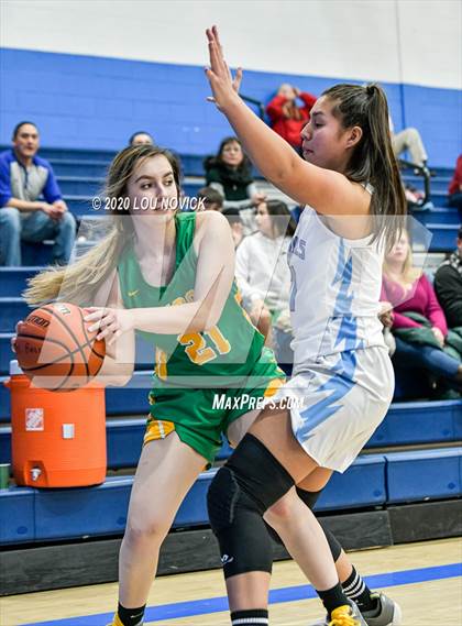 Thumbnail 1 in Pecos vs. Sandia Prep photogallery.