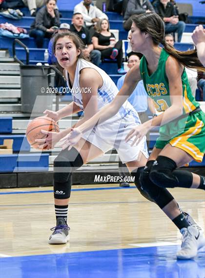 Thumbnail 3 in Pecos vs. Sandia Prep photogallery.