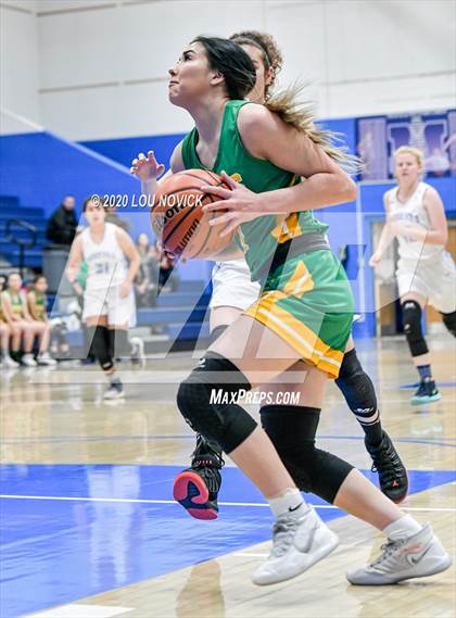 Thumbnail 1 in Pecos vs. Sandia Prep photogallery.