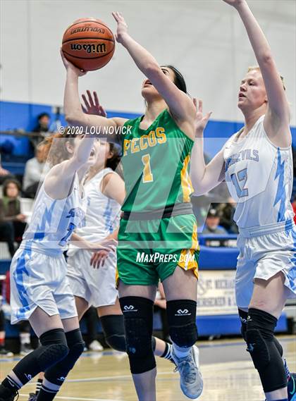 Thumbnail 1 in Pecos vs. Sandia Prep photogallery.