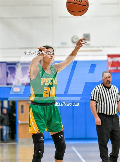 Thumbnail 1 in Pecos vs. Sandia Prep photogallery.