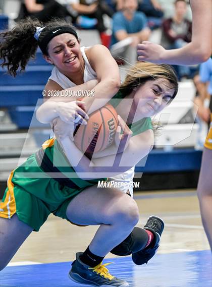 Thumbnail 1 in Pecos vs. Sandia Prep photogallery.