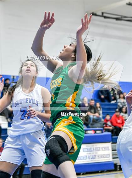 Thumbnail 2 in Pecos vs. Sandia Prep photogallery.