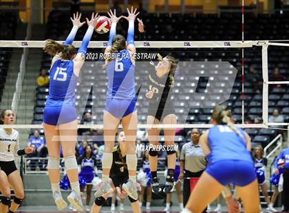 Thumbnail 3 in Gunter vs. Bushland (UIL 3A Volleyball Final) photogallery.