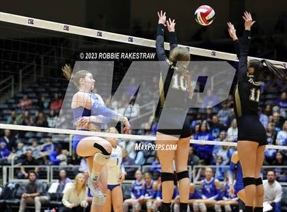 Thumbnail 3 in Gunter vs. Bushland (UIL 3A Volleyball Final) photogallery.