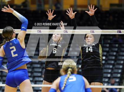 Thumbnail 2 in Gunter vs. Bushland (UIL 3A Volleyball Final) photogallery.