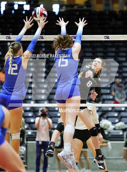 Thumbnail 1 in Gunter vs. Bushland (UIL 3A Volleyball Final) photogallery.