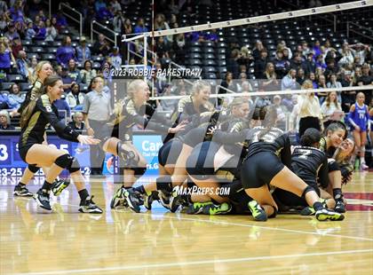 Thumbnail 1 in Gunter vs. Bushland (UIL 3A Volleyball Final) photogallery.