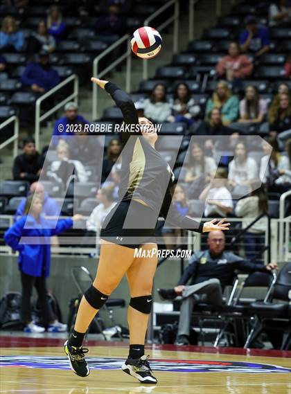 Thumbnail 1 in Gunter vs. Bushland (UIL 3A Volleyball Final) photogallery.