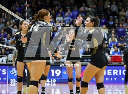 Thumbnail 3 in Gunter vs. Bushland (UIL 3A Volleyball Final) photogallery.