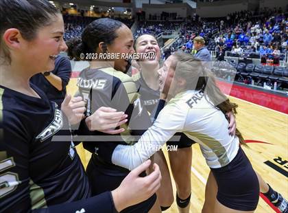Thumbnail 1 in Gunter vs. Bushland (UIL 3A Volleyball Final) photogallery.