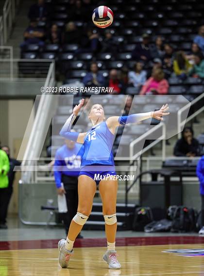 Thumbnail 2 in Gunter vs. Bushland (UIL 3A Volleyball Final) photogallery.