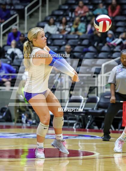 Thumbnail 1 in Gunter vs. Bushland (UIL 3A Volleyball Final) photogallery.