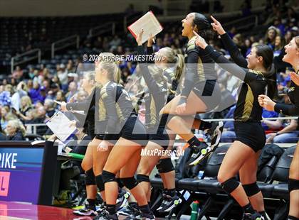 Thumbnail 1 in Gunter vs. Bushland (UIL 3A Volleyball Final) photogallery.