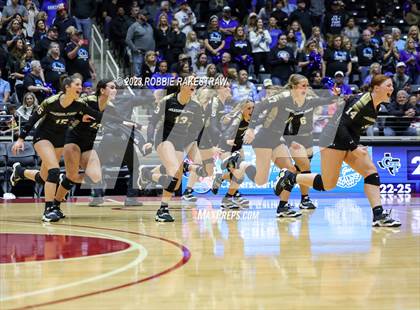 Thumbnail 2 in Gunter vs. Bushland (UIL 3A Volleyball Final) photogallery.