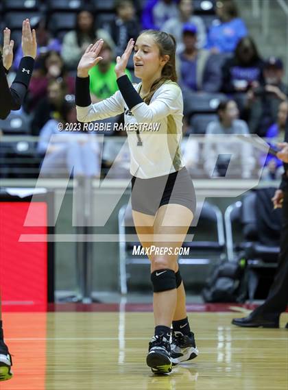 Thumbnail 1 in Gunter vs. Bushland (UIL 3A Volleyball Final) photogallery.
