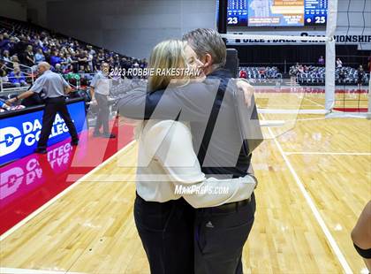 Thumbnail 3 in Gunter vs. Bushland (UIL 3A Volleyball Final) photogallery.