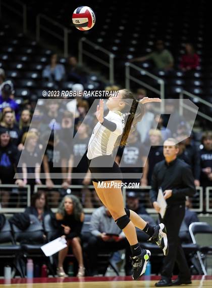 Thumbnail 3 in Gunter vs. Bushland (UIL 3A Volleyball Final) photogallery.