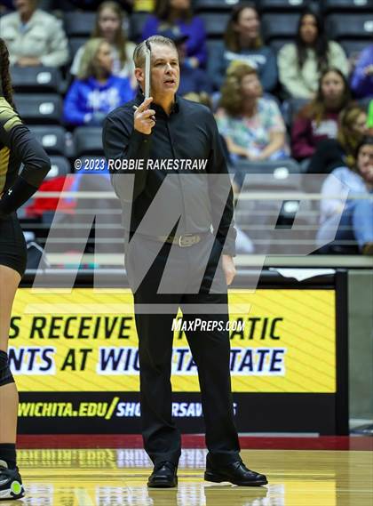 Thumbnail 2 in Gunter vs. Bushland (UIL 3A Volleyball Final) photogallery.