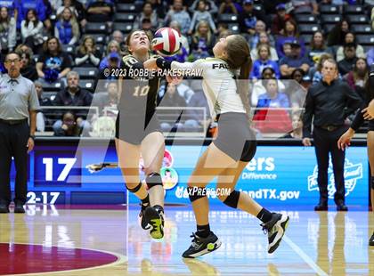 Thumbnail 3 in Gunter vs. Bushland (UIL 3A Volleyball Final) photogallery.