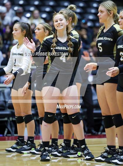 Thumbnail 1 in Gunter vs. Bushland (UIL 3A Volleyball Final) photogallery.