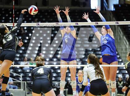 Thumbnail 3 in Gunter vs. Bushland (UIL 3A Volleyball Final) photogallery.