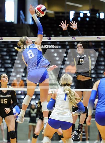 Thumbnail 2 in Gunter vs. Bushland (UIL 3A Volleyball Final) photogallery.