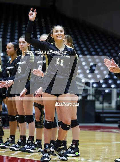 Thumbnail 2 in Gunter vs. Bushland (UIL 3A Volleyball Final) photogallery.
