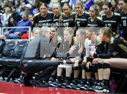 Thumbnail 2 in Gunter vs. Bushland (UIL 3A Volleyball Final) photogallery.