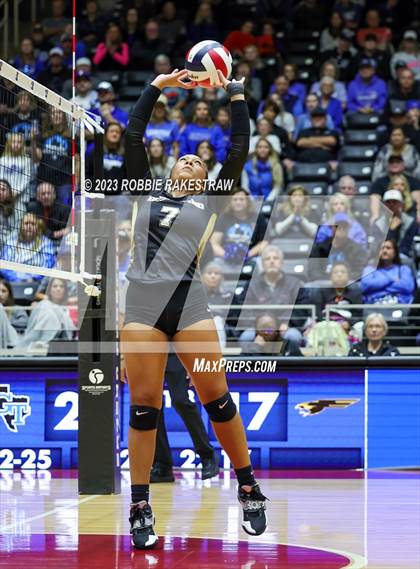 Thumbnail 1 in Gunter vs. Bushland (UIL 3A Volleyball Final) photogallery.