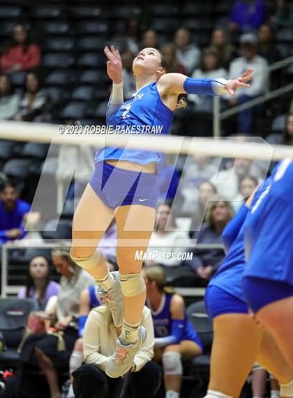 Thumbnail 3 in Gunter vs. Bushland (UIL 3A Volleyball Final) photogallery.