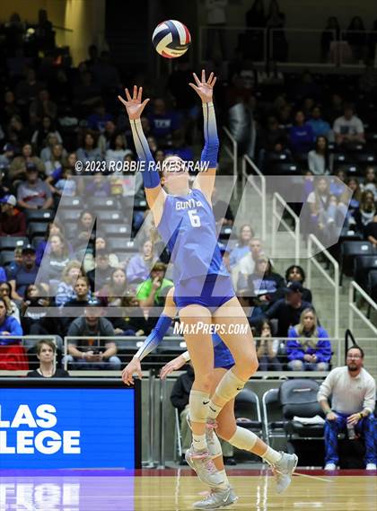 Thumbnail 3 in Gunter vs. Bushland (UIL 3A Volleyball Final) photogallery.
