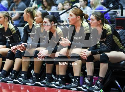 Thumbnail 2 in Gunter vs. Bushland (UIL 3A Volleyball Final) photogallery.