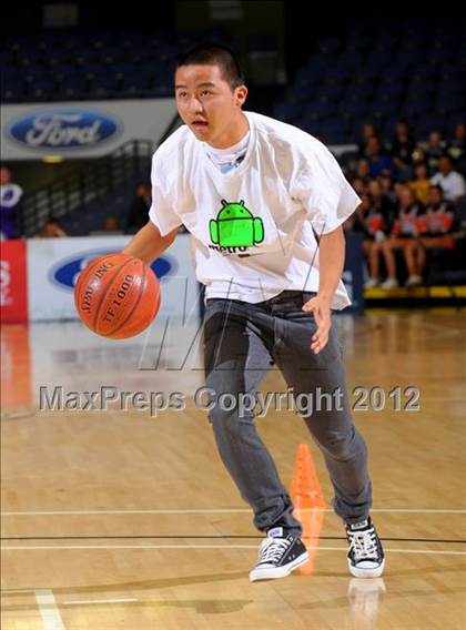 Thumbnail 2 in Huntington Beach vs. Summit (CIF SS D1A Final) photogallery.