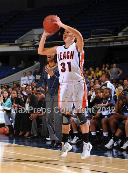 Thumbnail 3 in Huntington Beach vs. Summit (CIF SS D1A Final) photogallery.