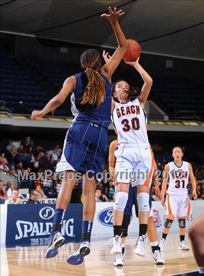 Thumbnail 3 in Huntington Beach vs. Summit (CIF SS D1A Final) photogallery.