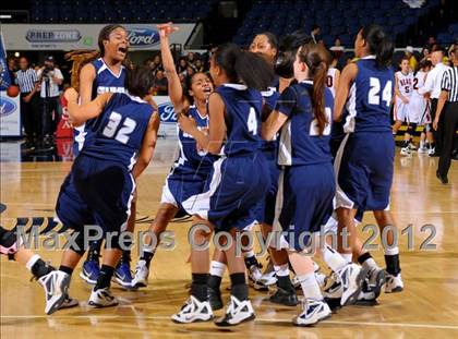 Thumbnail 2 in Huntington Beach vs. Summit (CIF SS D1A Final) photogallery.