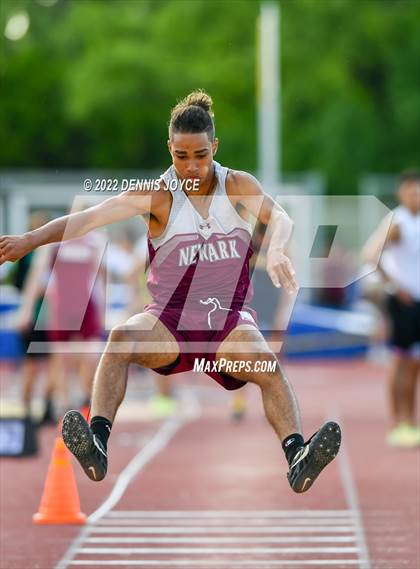 Thumbnail 2 in NYSPHSAA Section V State Qualifier Meet photogallery.