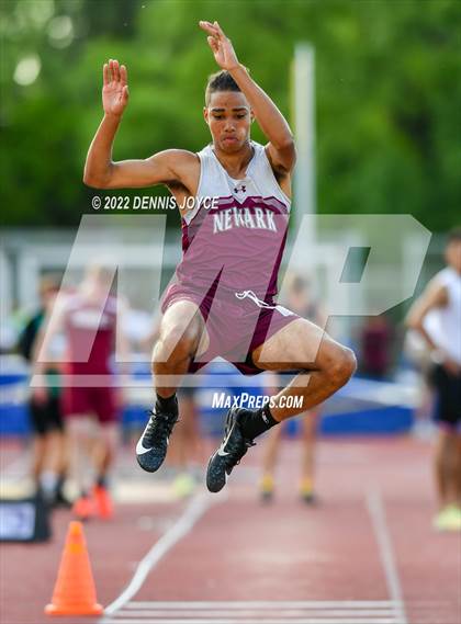 Thumbnail 1 in NYSPHSAA Section V State Qualifier Meet photogallery.
