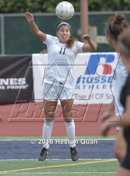 Thumbnail 1 in Palos Verdes vs. Northwood (CIF-SS D2 Final) photogallery.