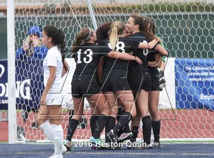Thumbnail 2 in Palos Verdes vs. Northwood (CIF-SS D2 Final) photogallery.