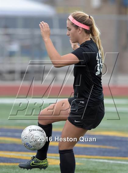 Thumbnail 3 in Palos Verdes vs. Northwood (CIF-SS D2 Final) photogallery.