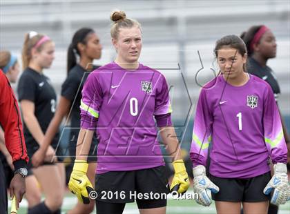Thumbnail 2 in Palos Verdes vs. Northwood (CIF-SS D2 Final) photogallery.