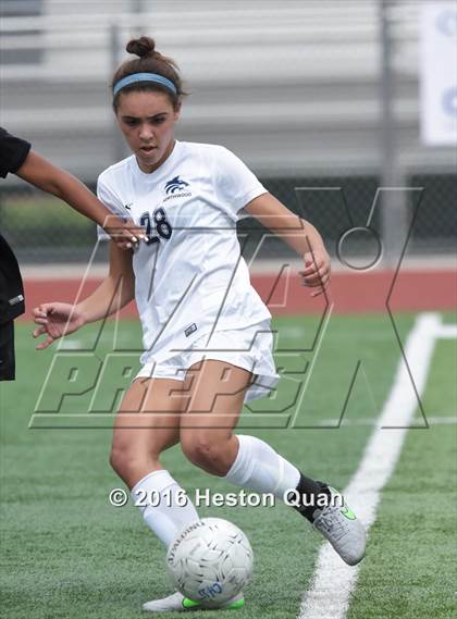 Thumbnail 3 in Palos Verdes vs. Northwood (CIF-SS D2 Final) photogallery.