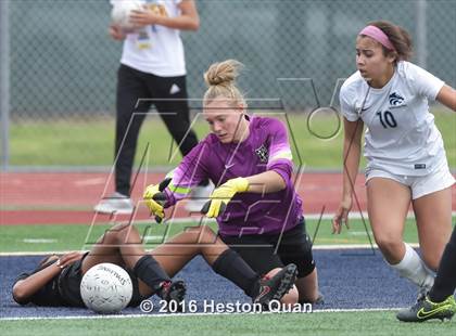 Thumbnail 1 in Palos Verdes vs. Northwood (CIF-SS D2 Final) photogallery.